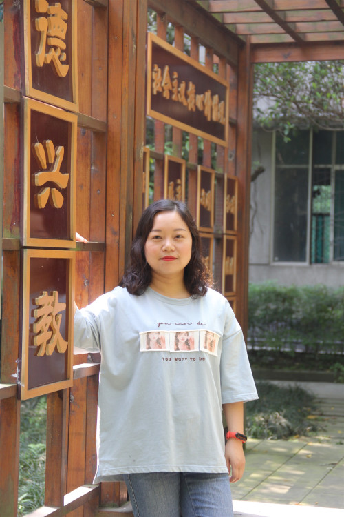 严小艳.JPG