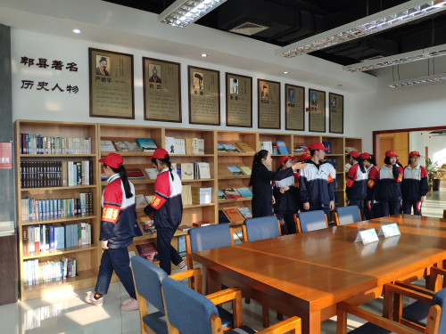 “学雷锋”图书馆志愿者活动IMG_20190311_171631.jpg